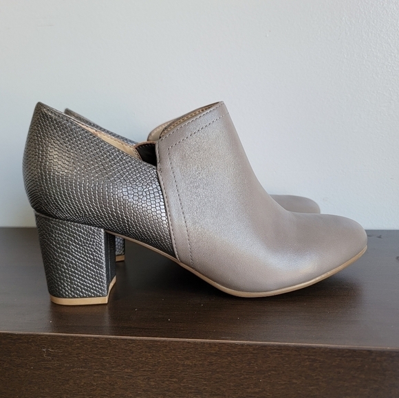 Naturalizer Misha almond toe block heel  9 shoes - Picture 1 of 7